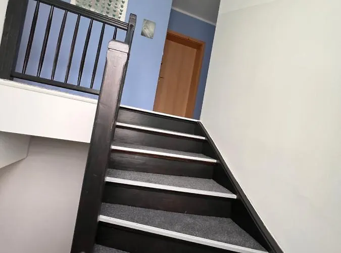 Schoenes Haus Inmitten Der Schoenen